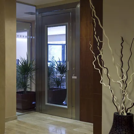 Hotel Avenida Requena