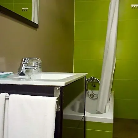 Hotel Avenida Requena