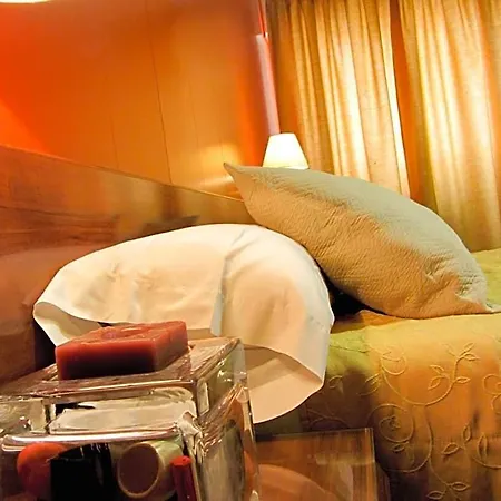 Hotel Avenida Requena