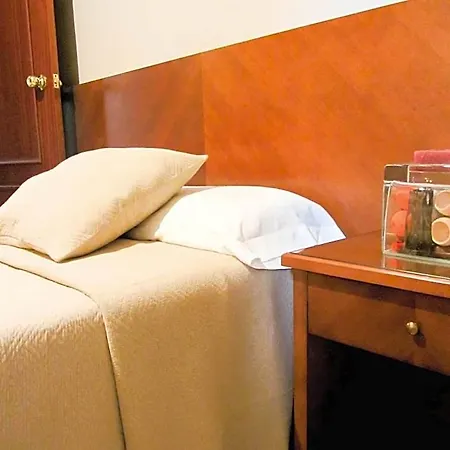 Avenida Hotel *