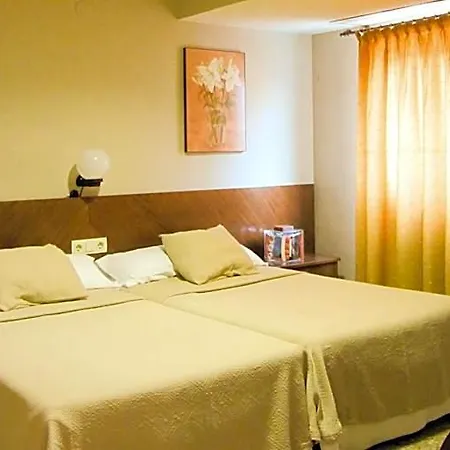 Avenida Hotel *