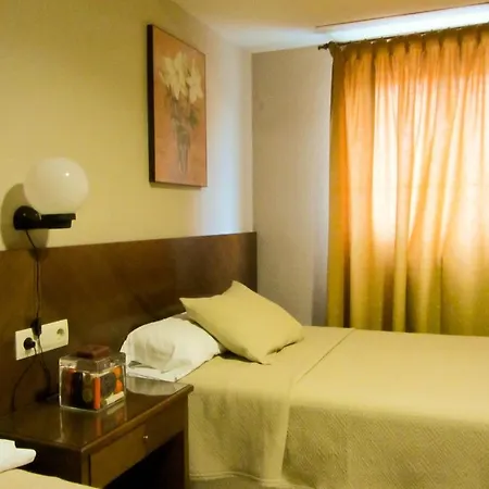 Hotel Avenida Requena