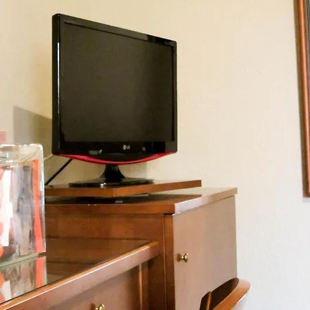 Hotel Avenida Requena